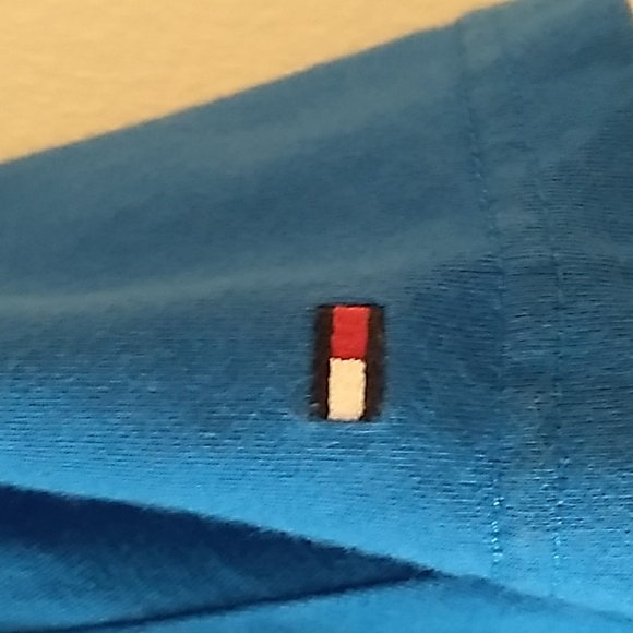 Tommy Hilfiger TShirt - Picture 2 of 5